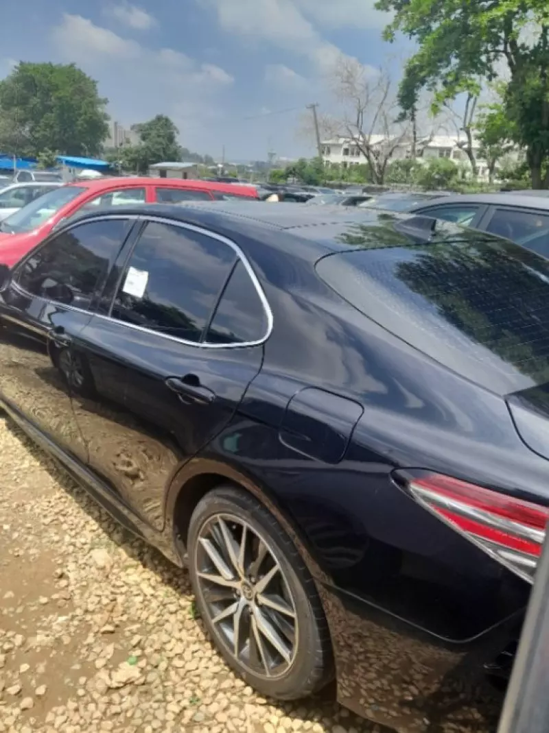 Toyota Camry   - 2018