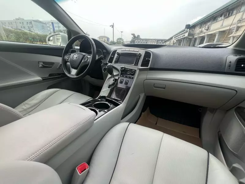 Toyota Venza   - 2013