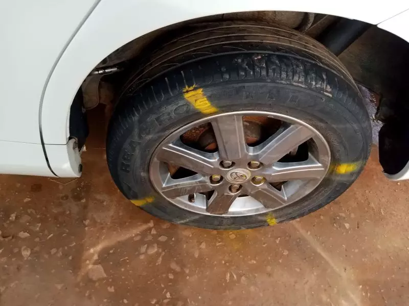 Toyota Noah   - 2011