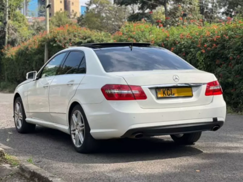 Mercedes-Benz E 250   - 2010