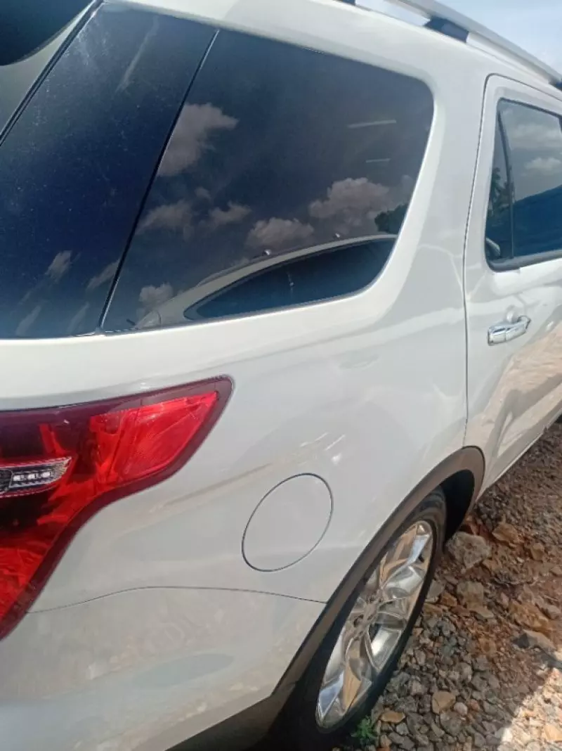 Ford Explorer XLT 3.5L   - 2014