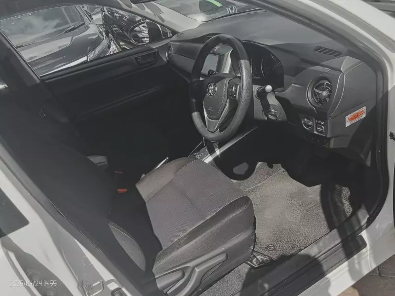 Toyota Fielder hybrid    - 2018