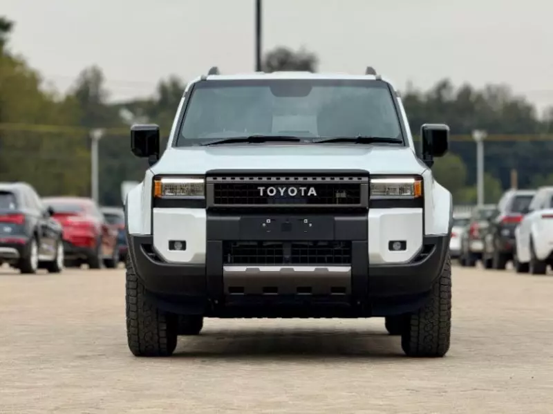 Toyota Land Cruiser Prado   - 2024
