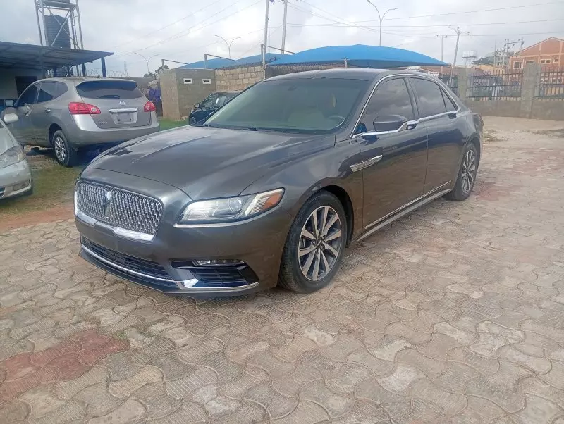 Lincoln Continental   - 2017