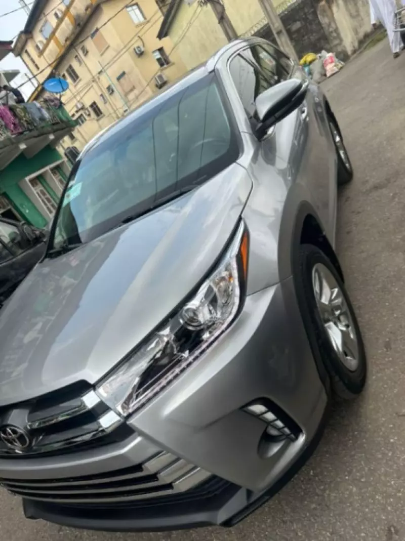 Toyota Highlander   - 2015