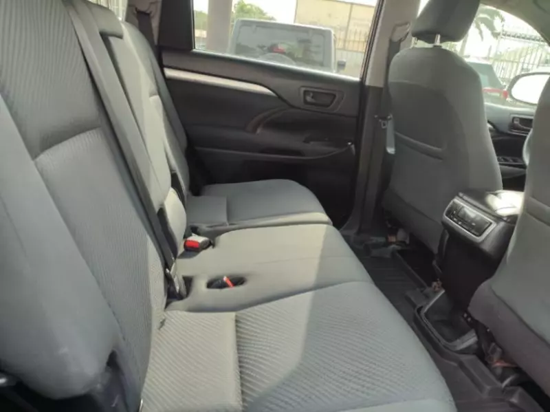 Toyota Highlander   - 2019