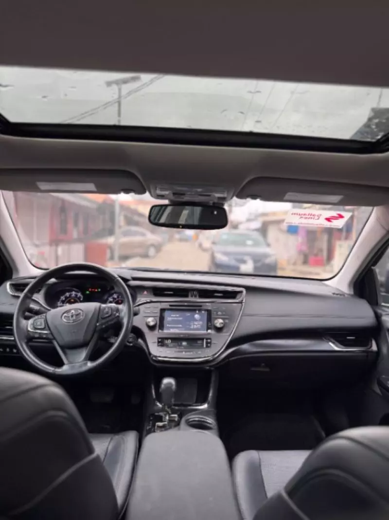 Toyota Avalon   - 2017
