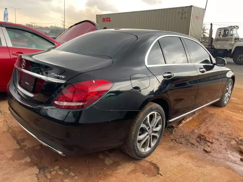 Mercedes-Benz C 300   - 2015