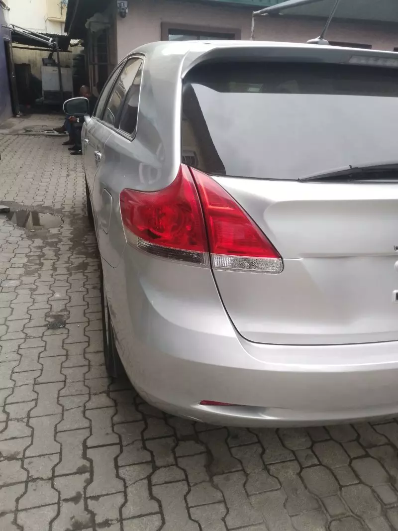 Toyota Venza   - 2011