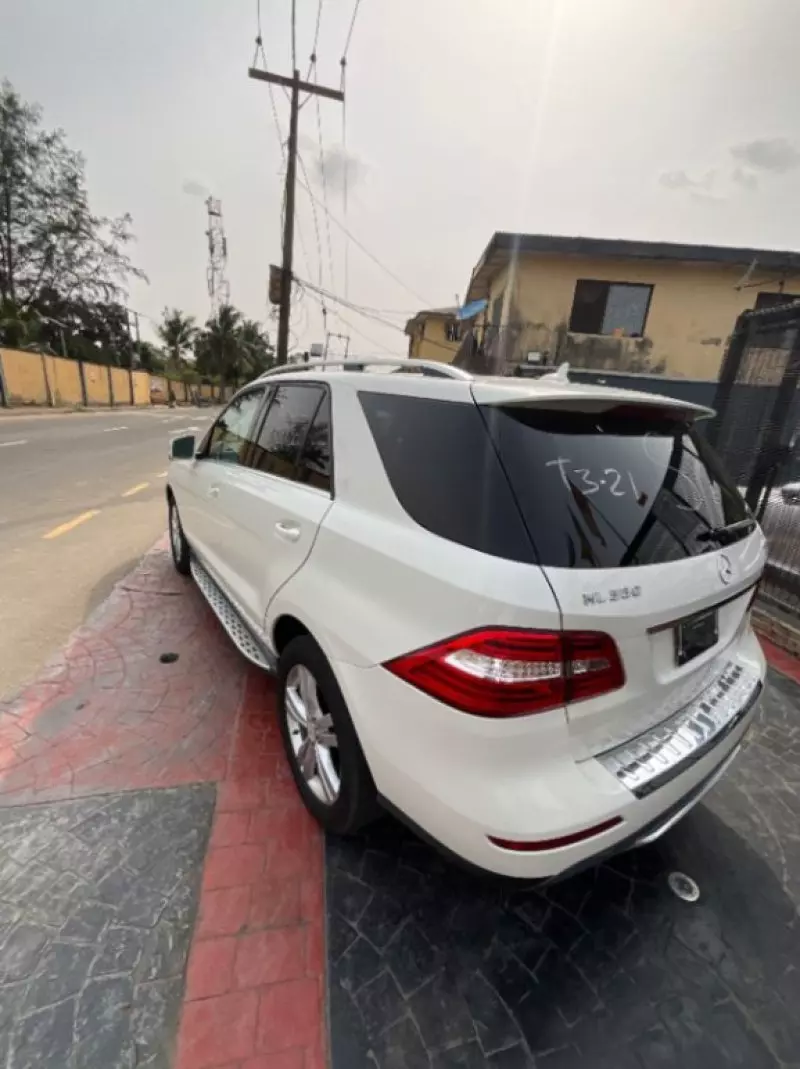 Mercedes-Benz ML 350   - 2012