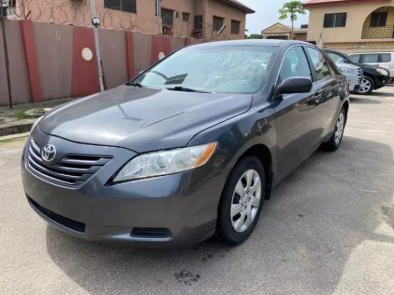 Toyota Camry   - 2008