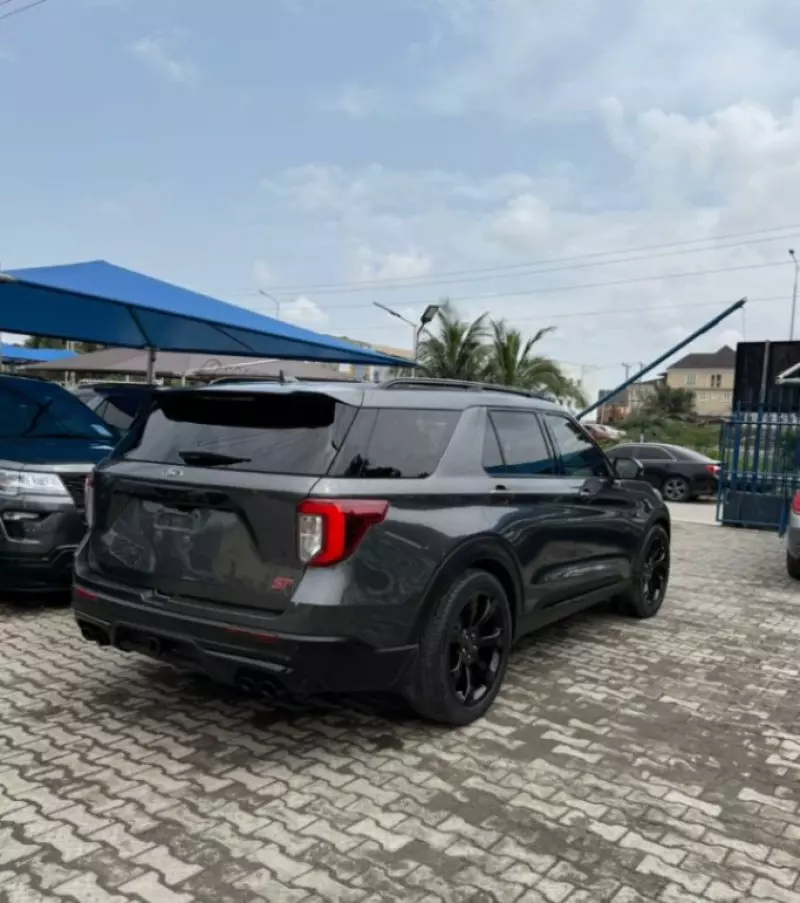 Ford Explorer   - 2020