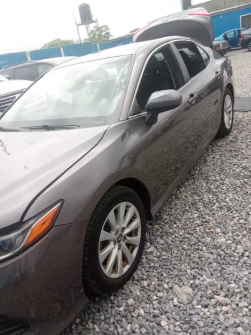 Toyota Camry   - 2018