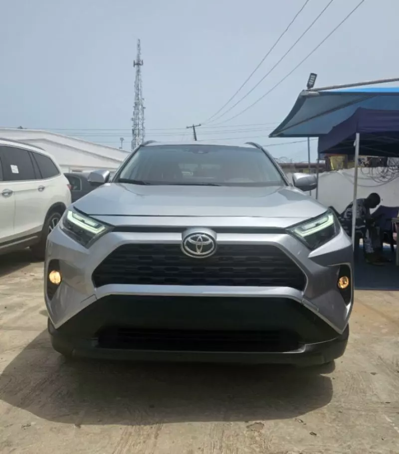 Toyota RAV4   - 2024