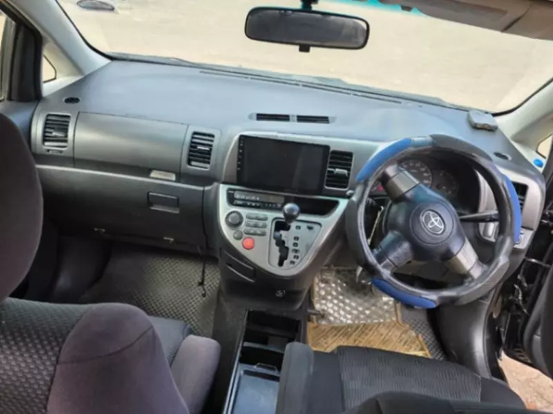 Toyota Wish   - 2004