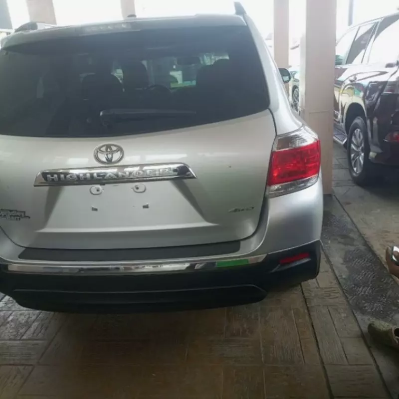 Toyota Highlander   - 2013