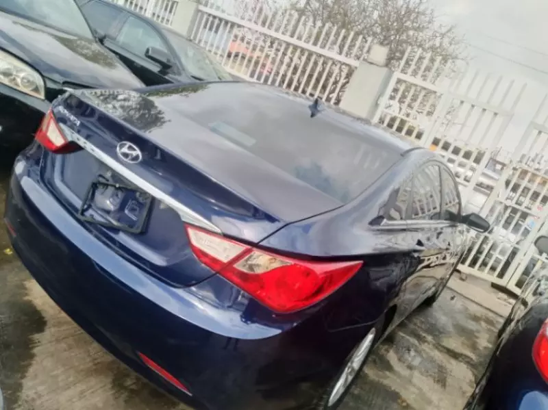 Hyundai Sonata   - 2013