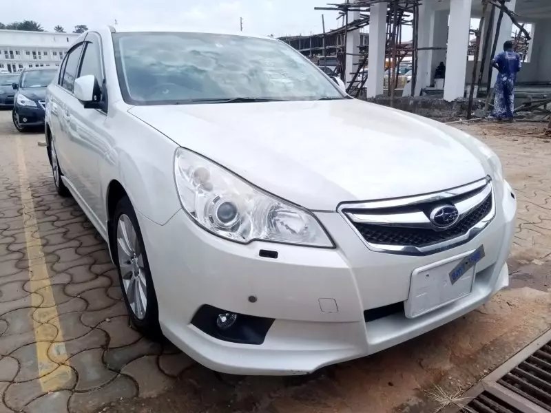Subaru Legacy   - 2012