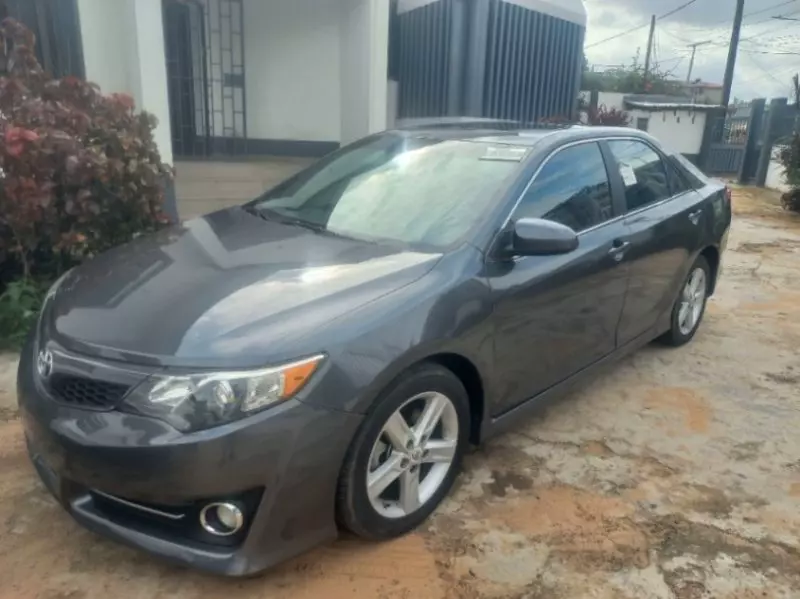 Toyota Camry   -