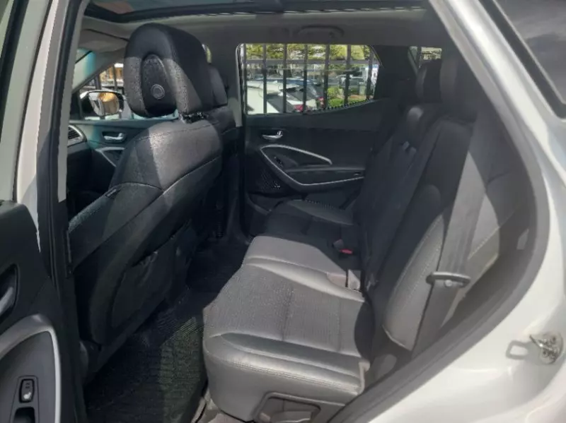 Hyundai Santa Fe   - 2016