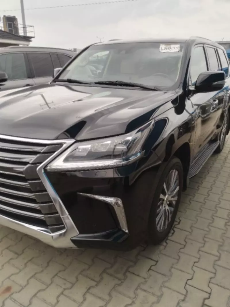 Lexus LX 570   - 2018