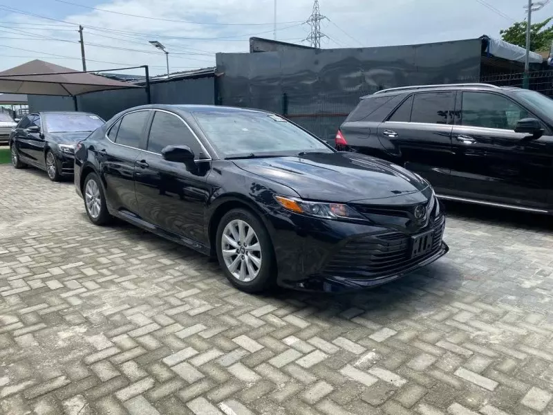 Toyota Camry   - 2018