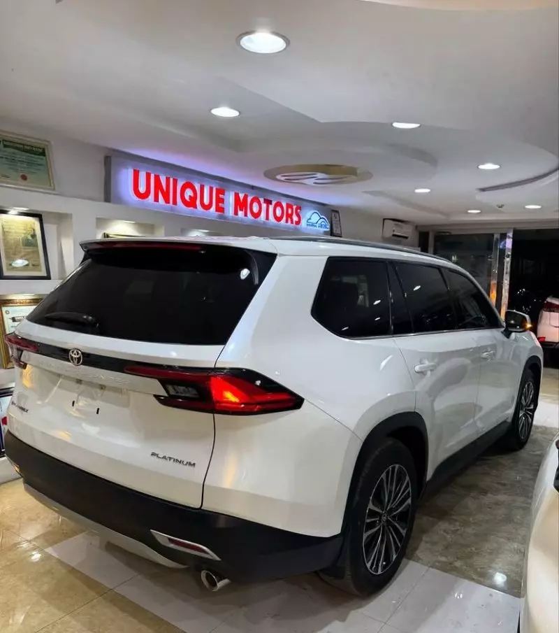 Toyota Grand Highlander   - 2024