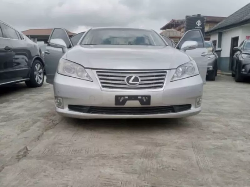Lexus ES 350   - 2011