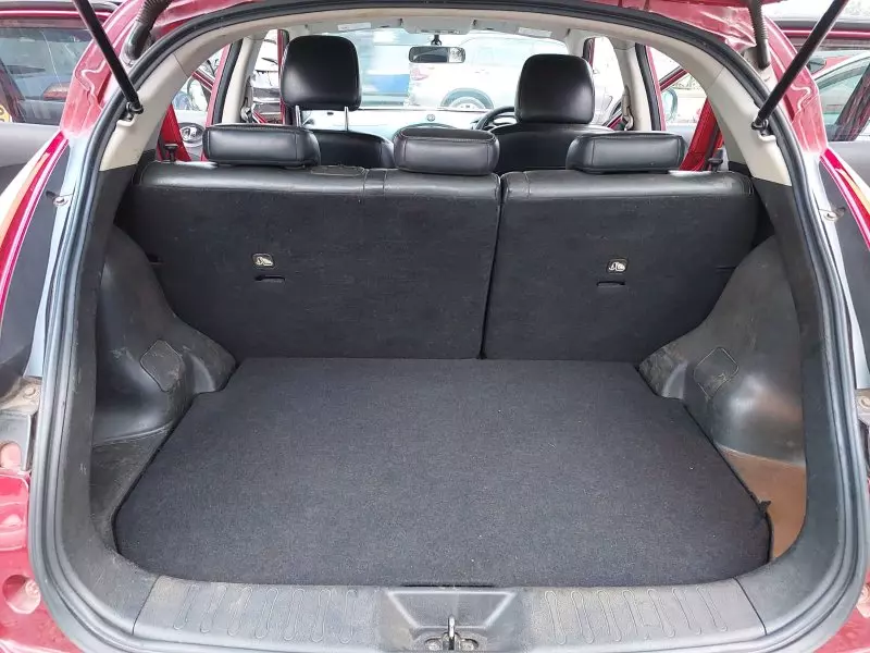 Nissan Juke   - 2012