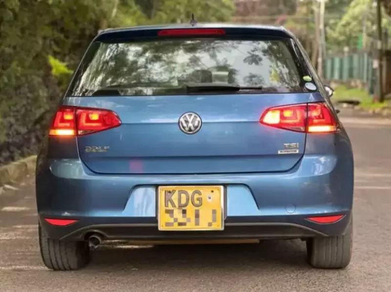 Volkswagen Golf   - 2014