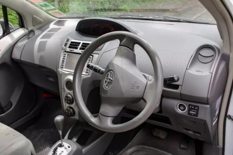 Toyota Vitz   - 2008