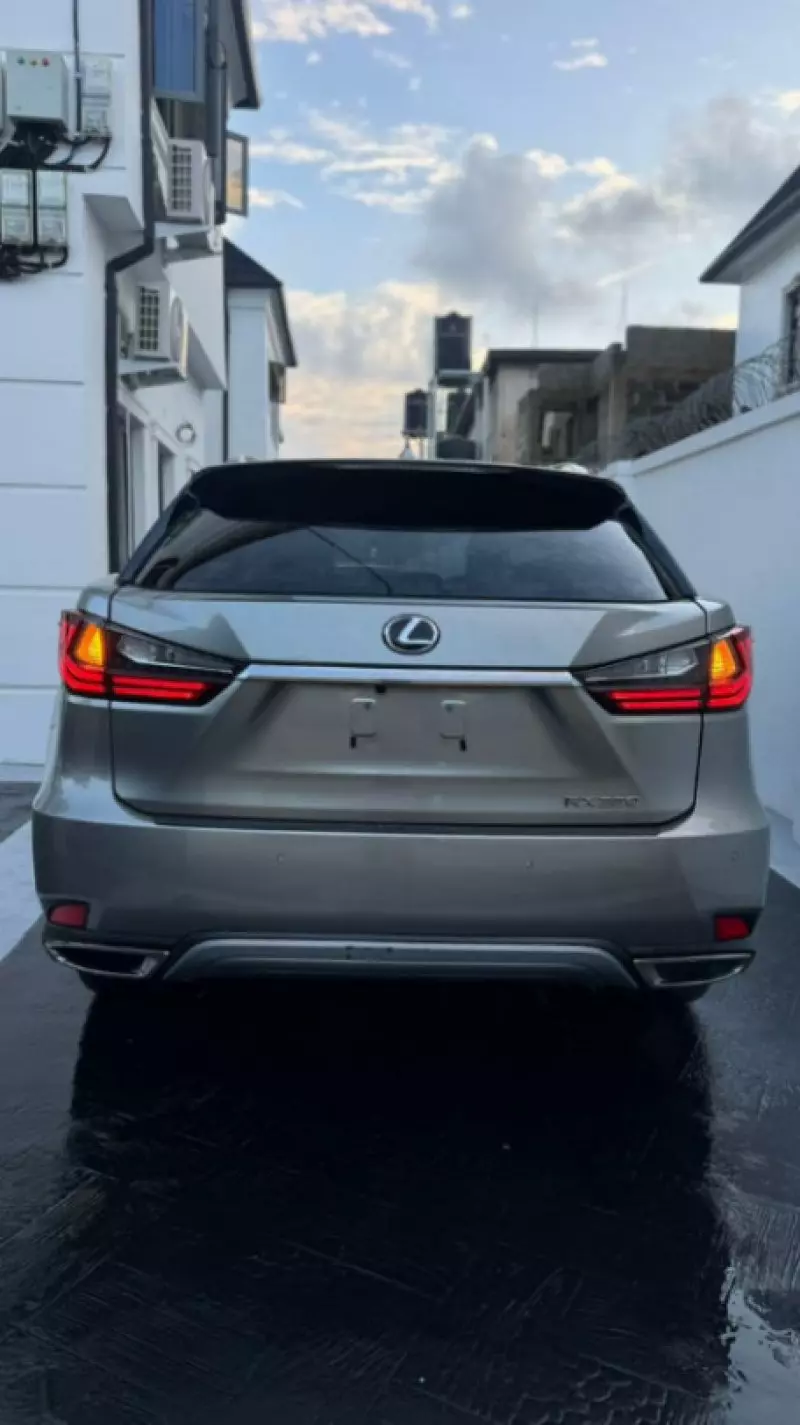 Lexus RX - 2020