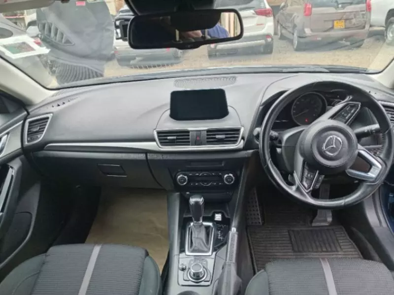 Mazda Axela    - 2017