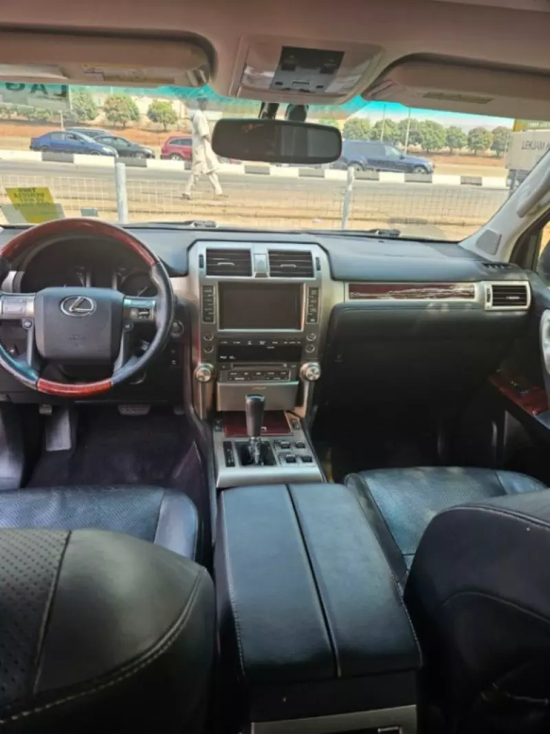 Lexus GX 460   - 2012