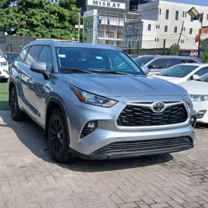 Toyota Highlander   - 2020