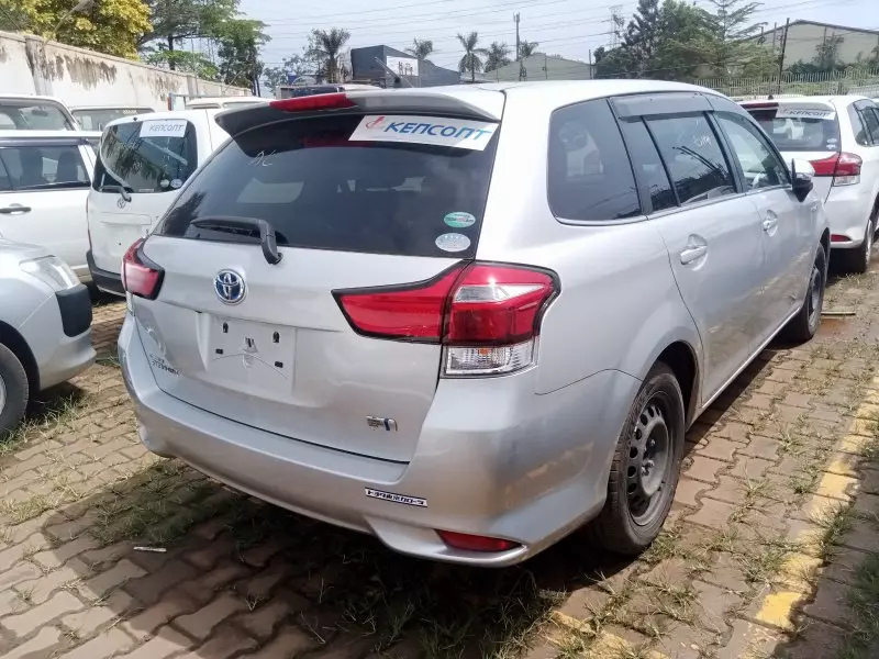 Toyota Fielder hybrid    - 2017
