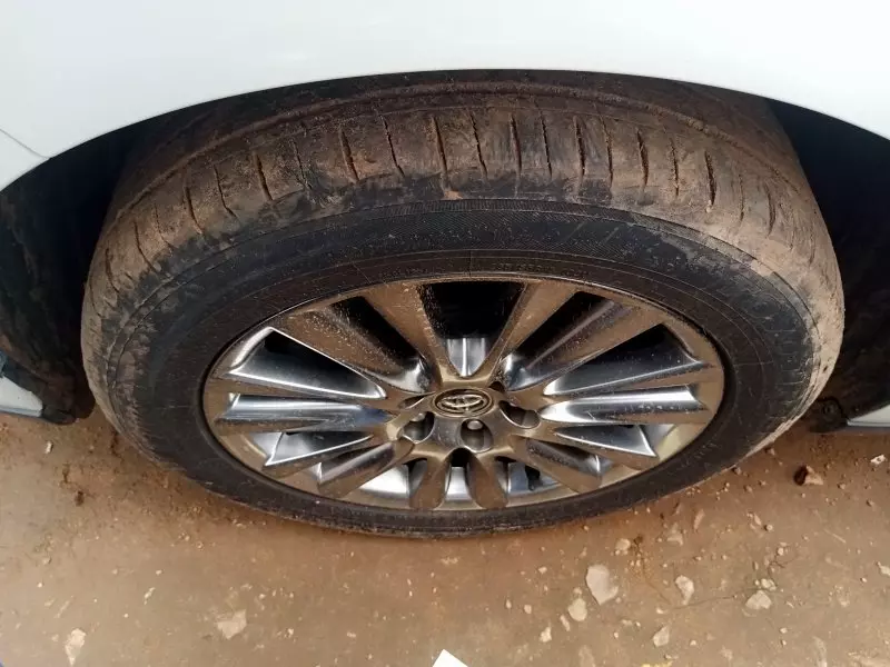 Toyota Harrier   - 2017