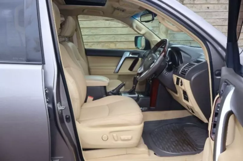 Toyota Land Cruiser   - 2015