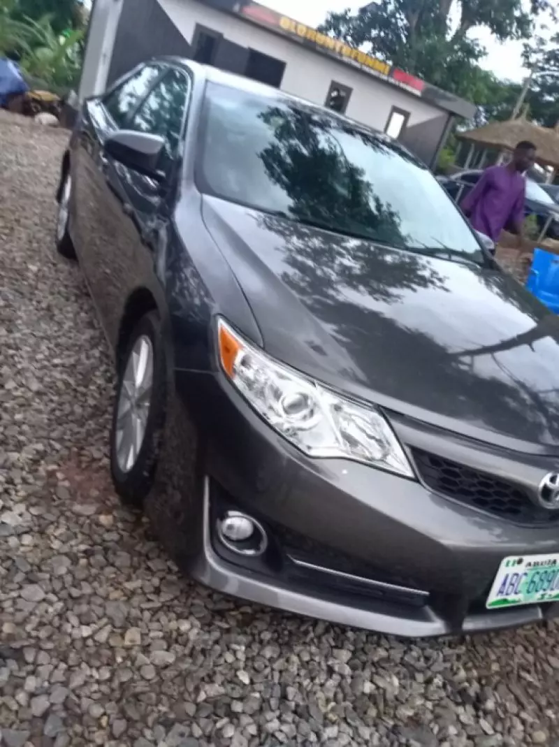 Toyota Camry   - 2012