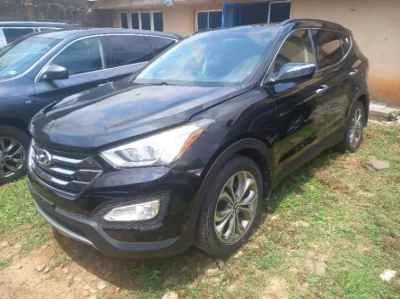 Hyundai Santa Fe   - 2014