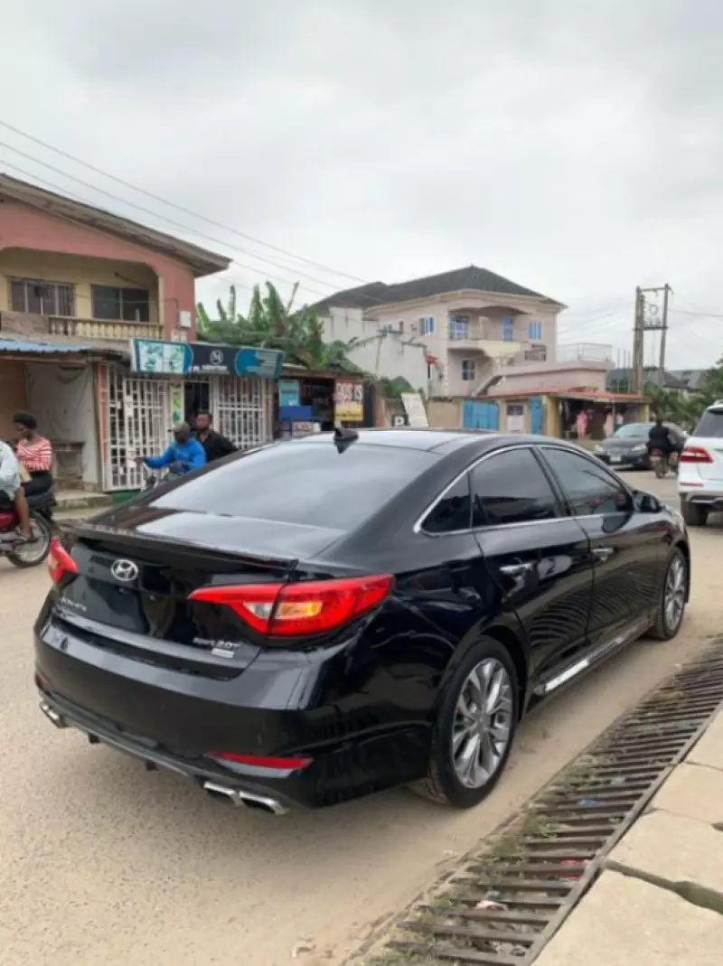 Hyundai Sonata   - 2015