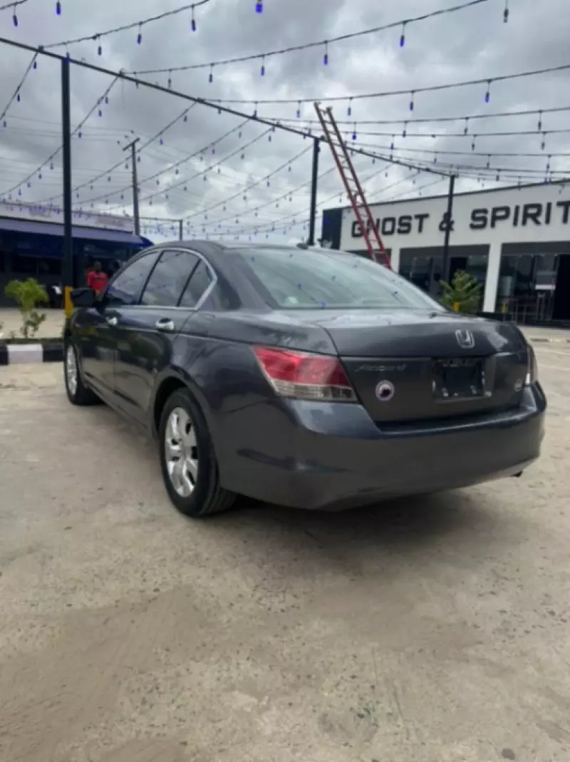 Honda Accord   - 2009