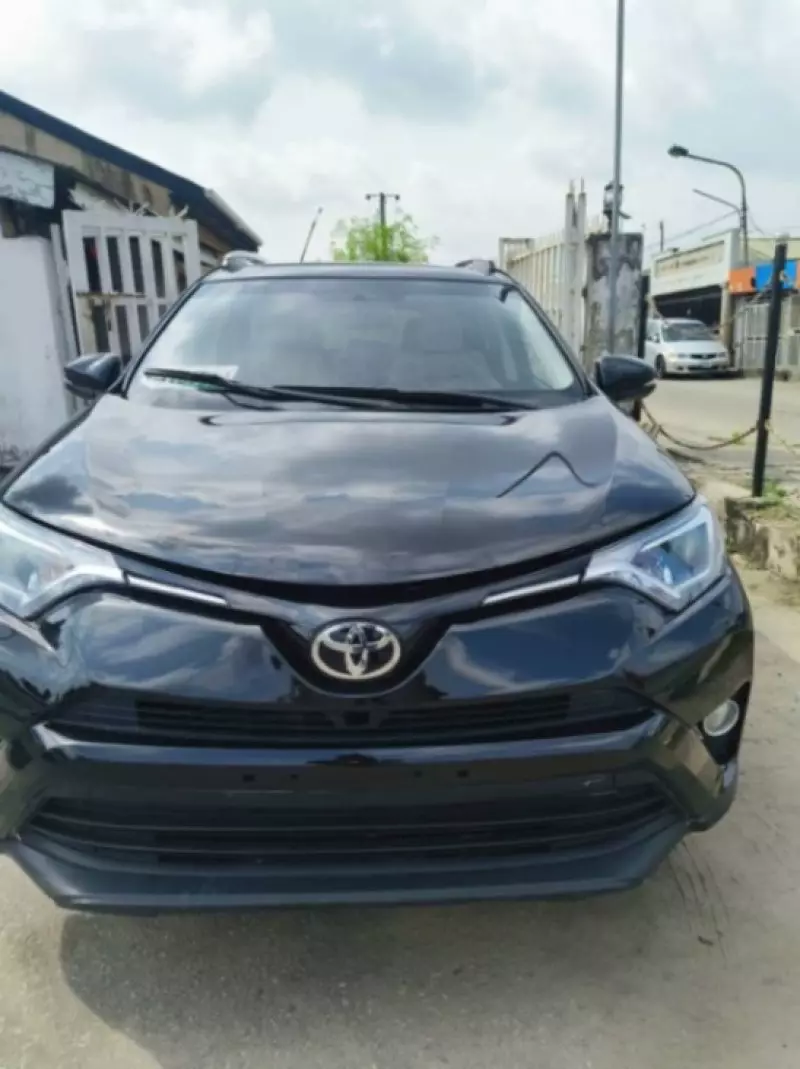Toyota RAV 4 - 2016