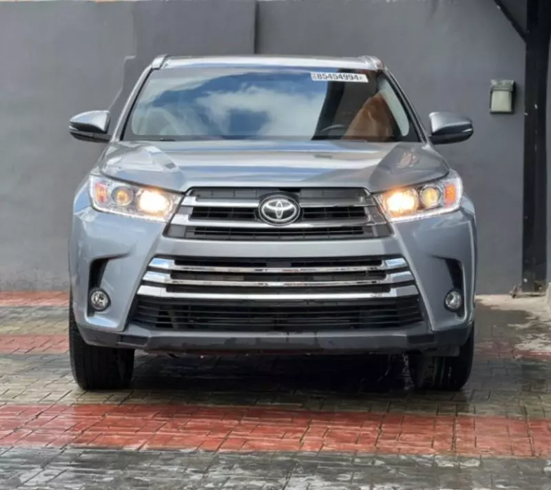Toyota Highlander   - 2015