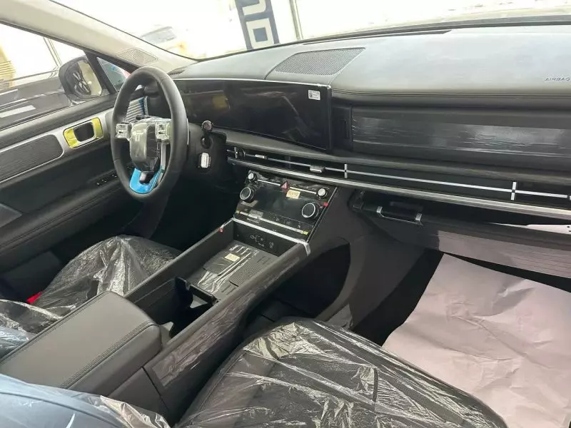 Hyundai Santa Fe   - 2025