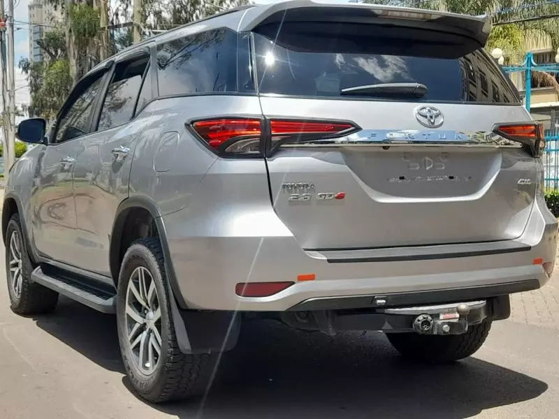 Toyota Fortuner   - 2016