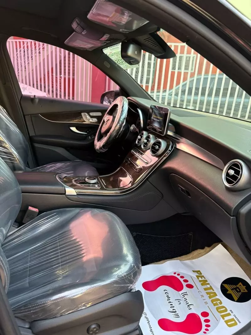Mercedes-Benz GLC 300   - 2017