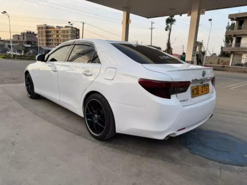 Toyota Mark X   - 2013
