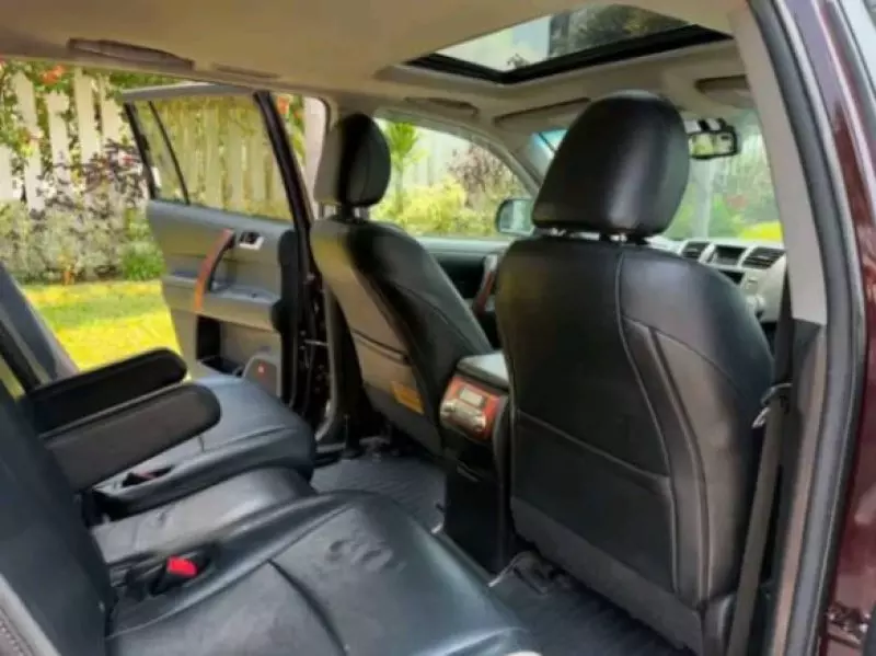 Toyota Highlander   - 2012