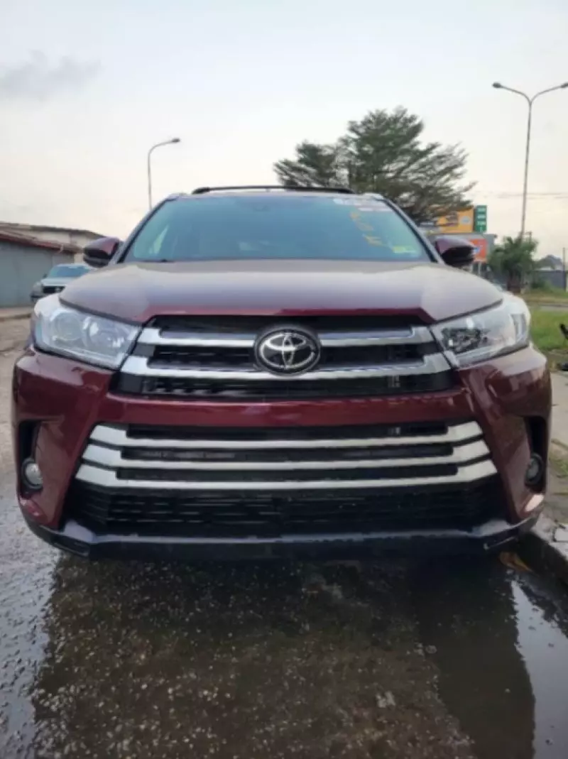 Toyota Highlander   - 2015